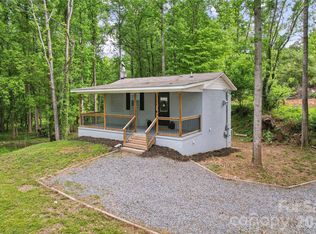 1014 N Mountain St, Cherryville, NC 28021
