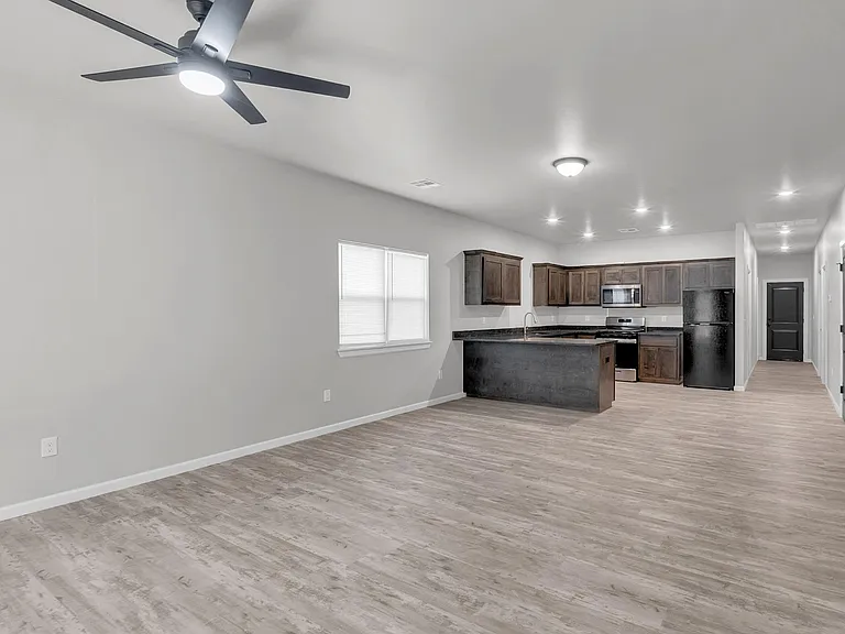 200 Buccaneer Dr — Photo 6