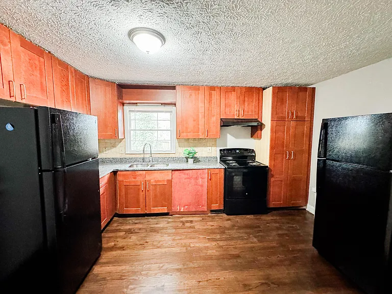 Clanton Ter — Photo 6