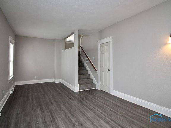 3rd image of 719 Hampton Ave