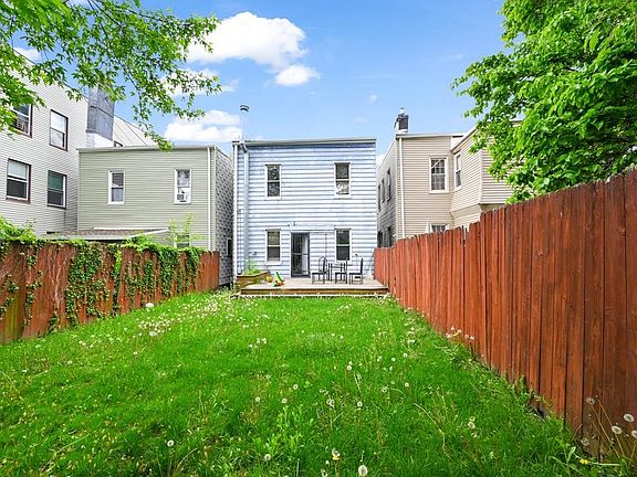 3rd image of 8 Romaine Ave