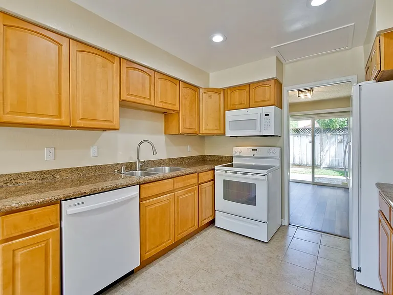 1521 Willowhaven Ct — Photo 5