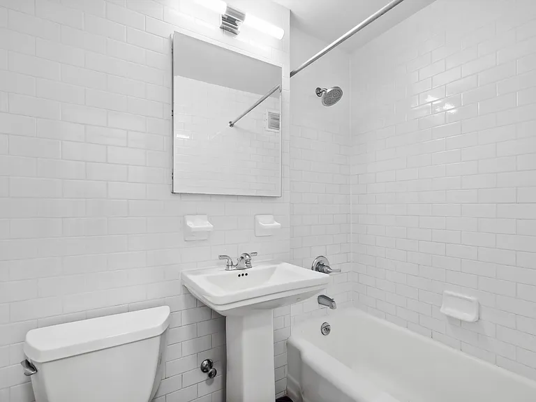 320 E 23rd St #17J — Photo 4