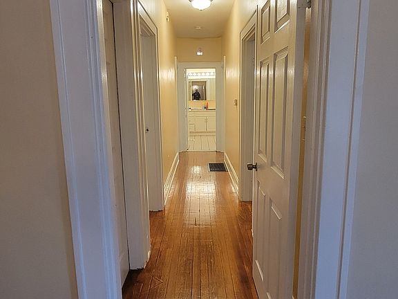 4th image of 411 Aylesford Pl #409