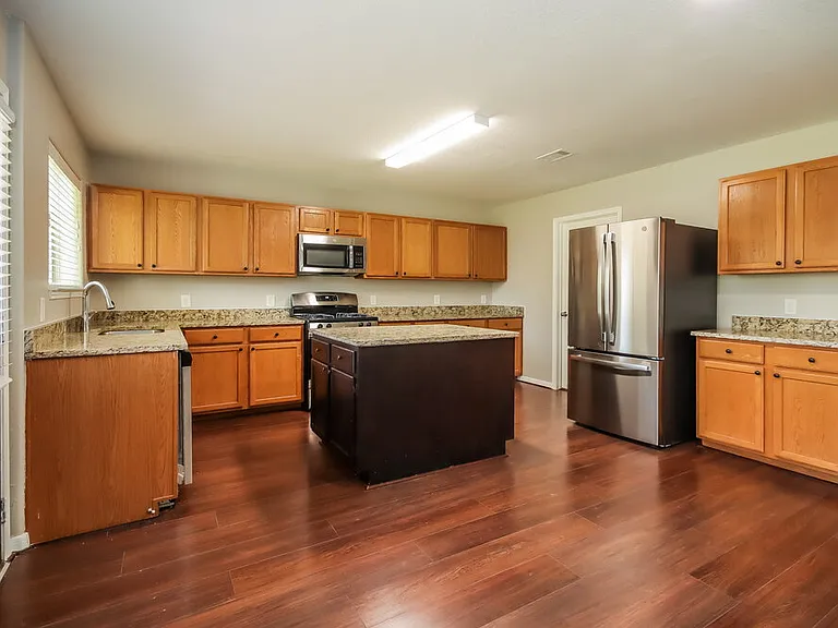 4601 Clemwood Ln — Photo 7