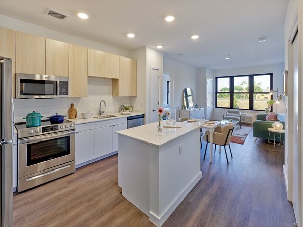 81 Monroe St #206-A