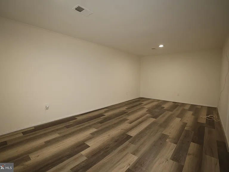 2400 Ansdel Ct — Photo 18