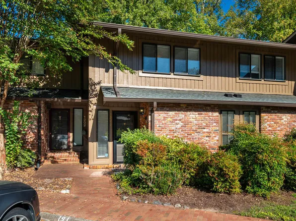 1203 Oak Tree Dr, Chapel Hill, NC 27517