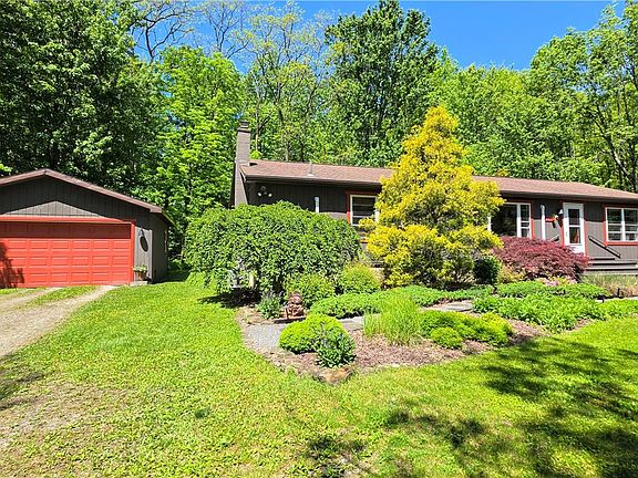 2nd image of 224 Enfield Center Rd E