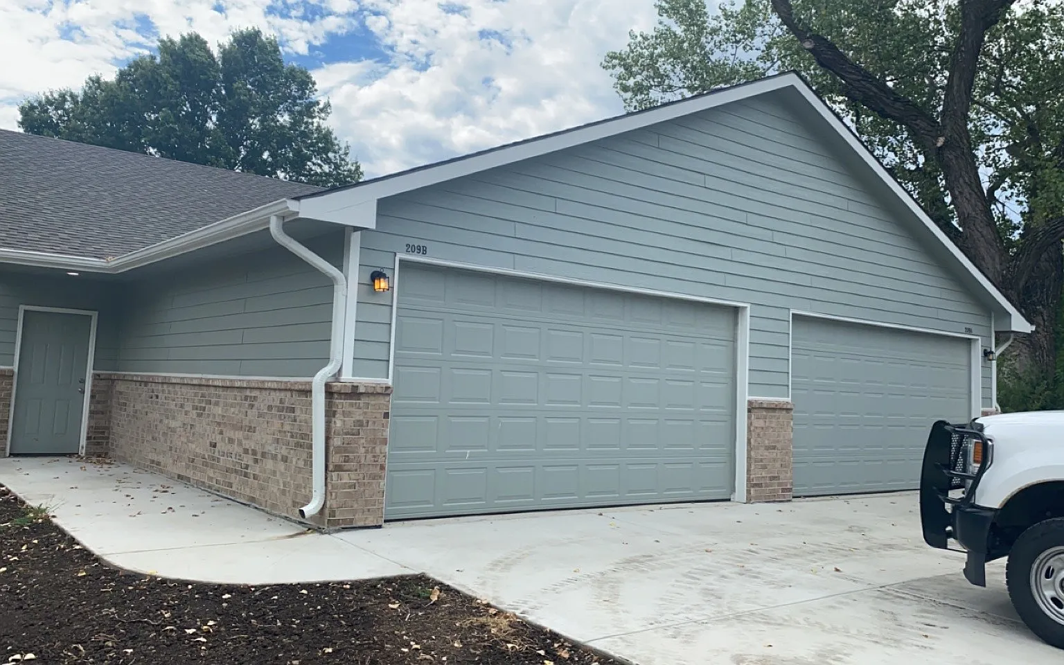 3 bed, 1100 sqft, $1,450 — Photo 1