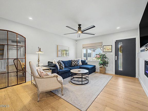 4th image of 4129 E INDIANOLA Avenue