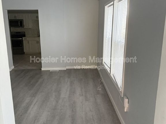 5th image of 940 Jefferson Ave #1