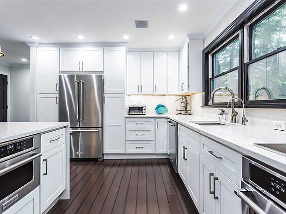 2nd image of 36 High Hills Ln