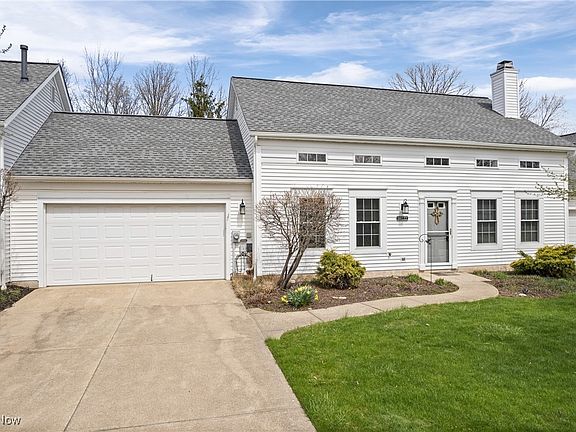 3rd image of 10222 Brighton Cir