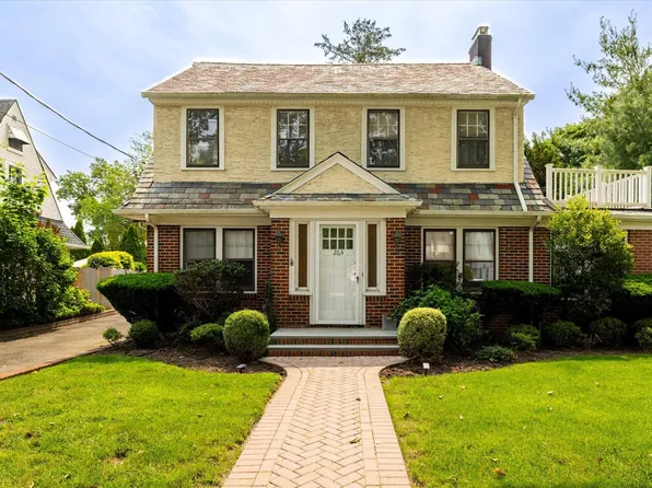 265 Brower Avenue, Rockville Centre, NY 11570