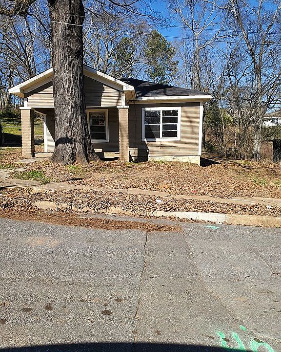 Single family home, plenty space