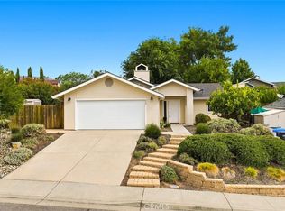 829 Crazy Horse Dr, Paso Robles, CA 93446