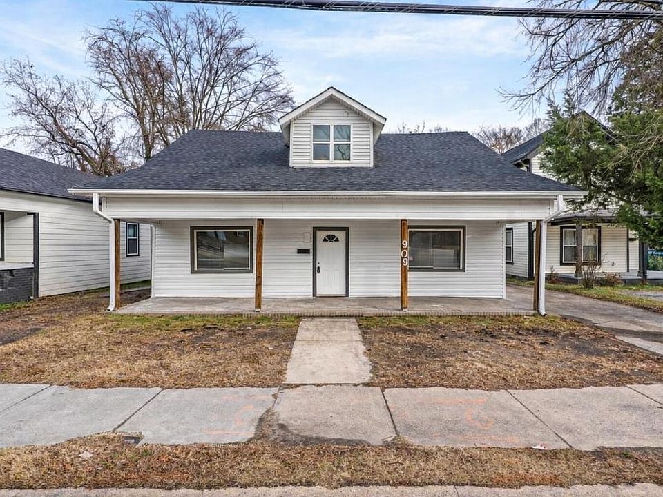 1st image of 909 S Alston Ave