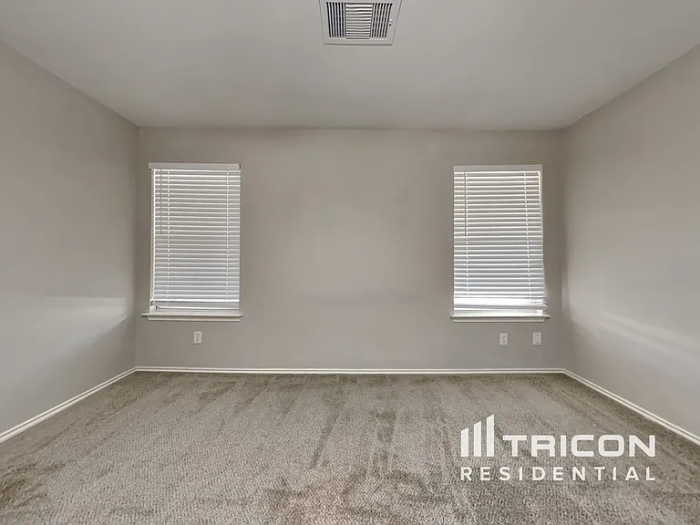 10611 Terrace Gln — Photo 6