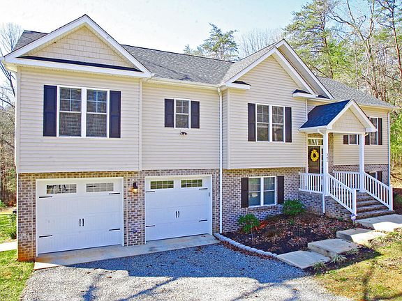 2nd image of 302 Woods Edge Dr