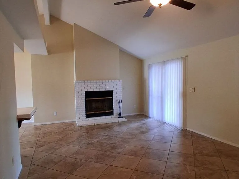 1681 E Shea Dr — Photo 4