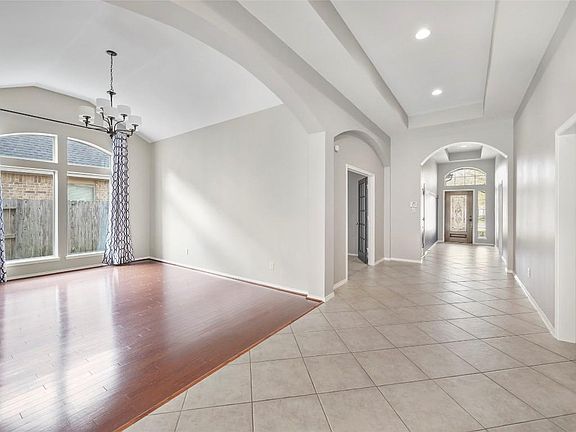 5th image of 2886 Woodland Glen Ln