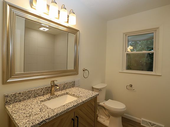 5th image of 611 Logan Ave