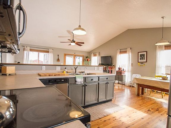 2nd image of 39 Juniper Dr