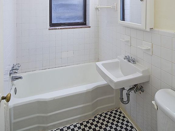 4th image of 216 Melwood Ave