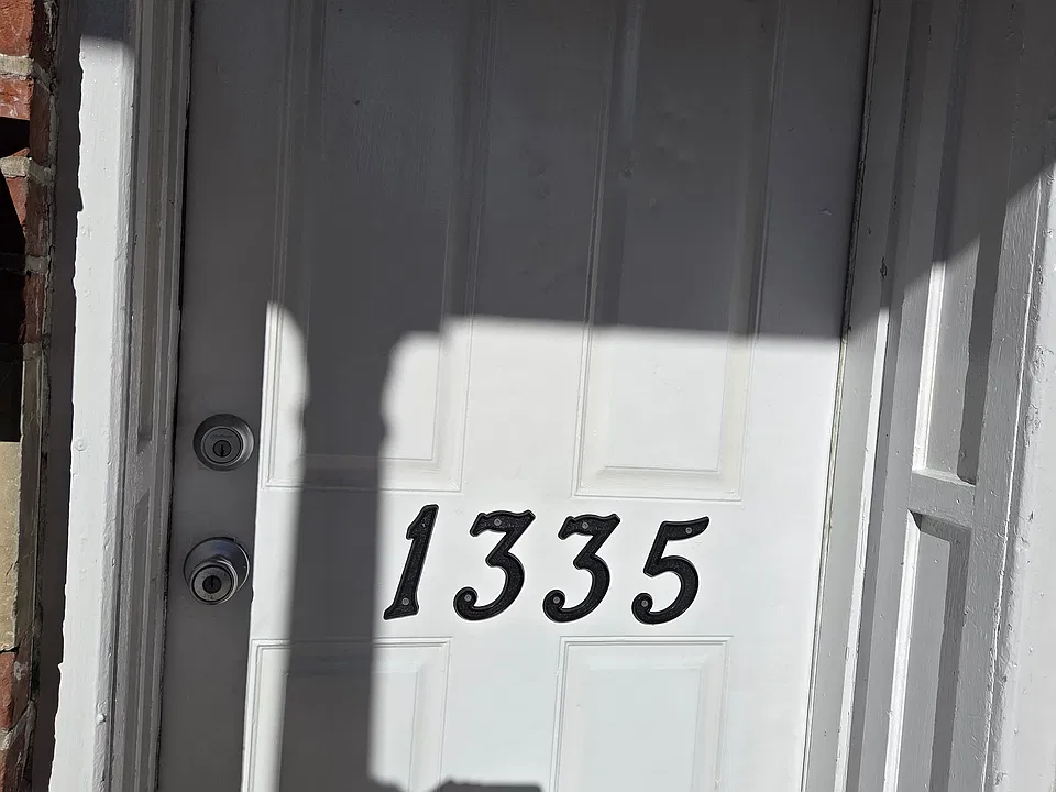 608 N Van Buren St