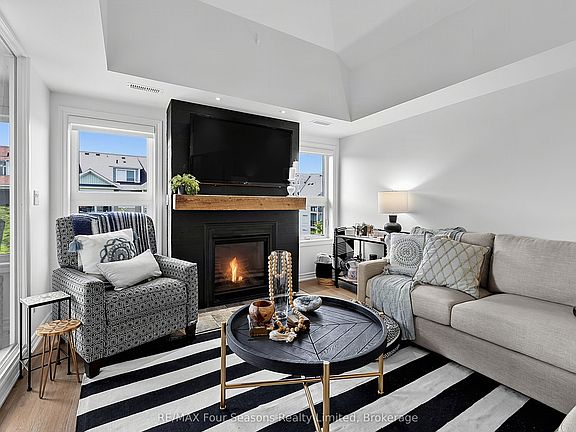 4th image of 4 Cove Ct #302