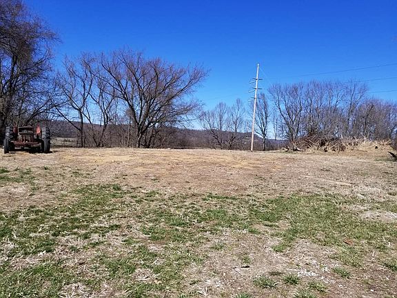 3rd image of 128 Dunaway Ln