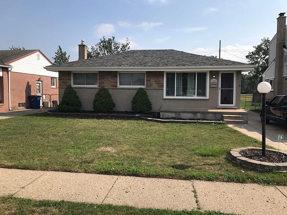 1st image of 32527 Avondale St
