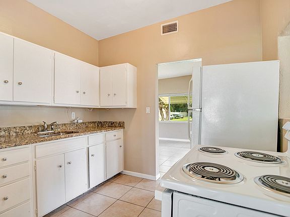 3rd image of 11515 Baltic St