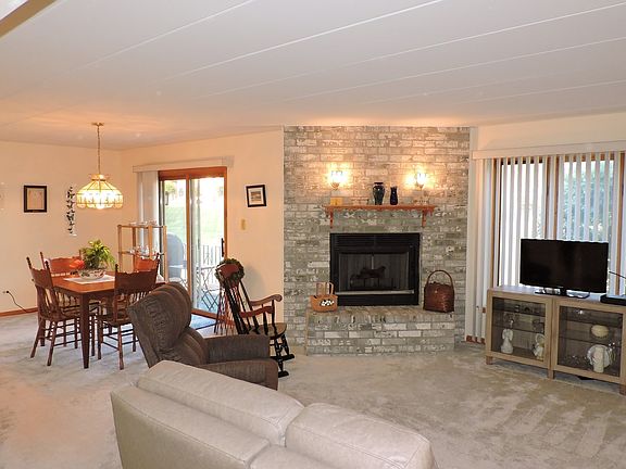 5th image of 15711 Old Orchard Ct Unit 1N
