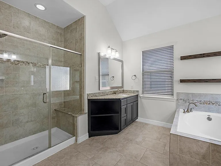 458 N Live Oak St — Photo 22