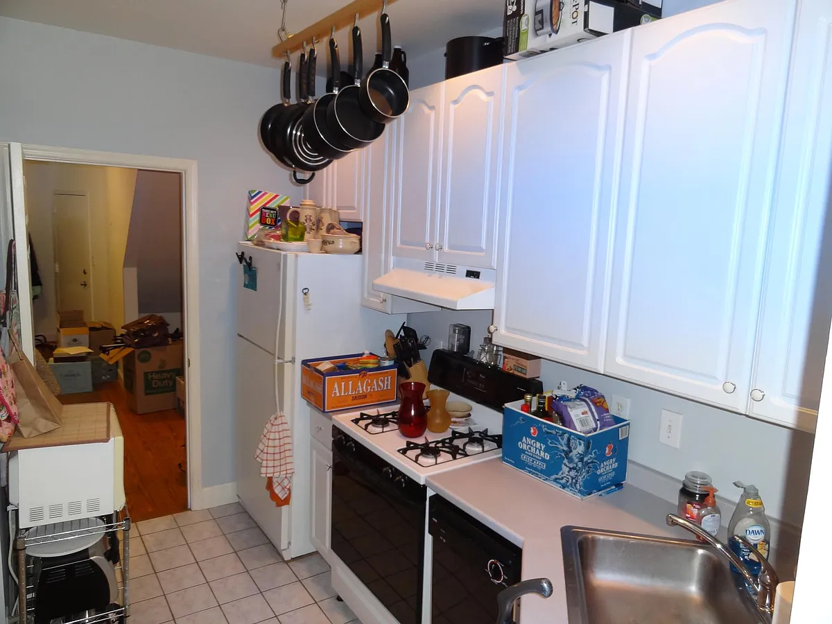 Building Photo - 1119 William St #A
