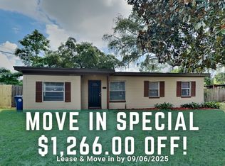10567 Loyola Dr, Jacksonville, FL 32218