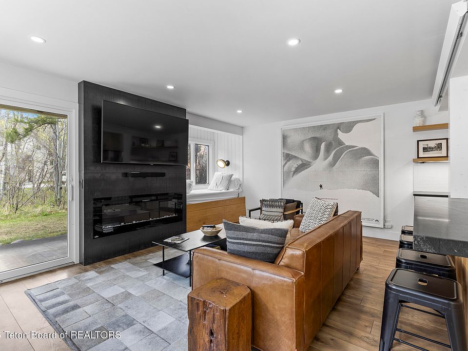 1st image of 4420 Berry Dr Unit 3811