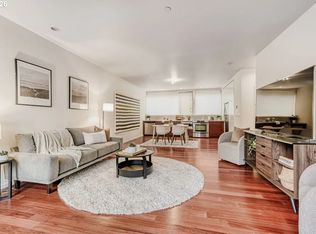 628 NE Knott St, Portland, OR 97212