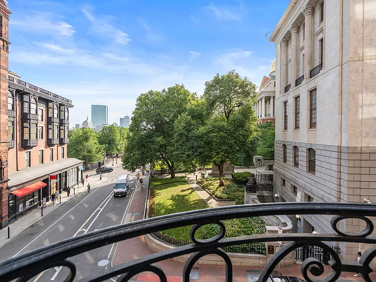 21 Beacon St #3H — Photo 14