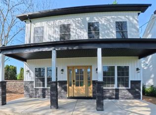 41 S 2nd St, Emmaus, PA 18049