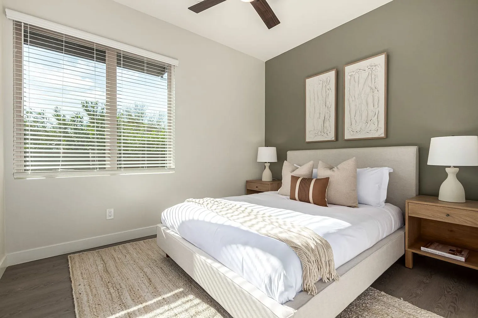 2 bed, 2.0 bath, 1162 sqft, $4,814 — Photo 3