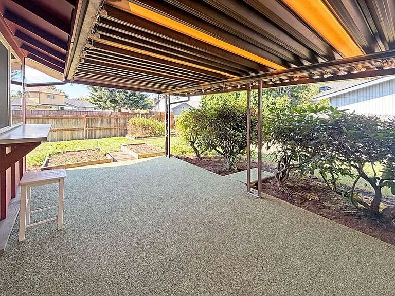 184 Lynnbrook Dr — Photo 14