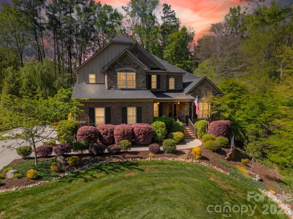 800 Hidden Pond Ln, Waxhaw, NC 28173