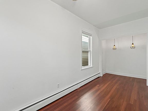 5th image of 2835 S Farrell St