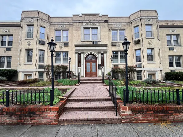 3024 Wisconsin Ave NW, Washington, DC 20016