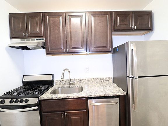 4th image of 14345 Sanford Ave APT 504