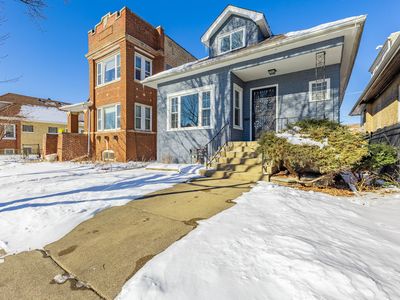 5026 W Addison St, Chicago, IL, 60641