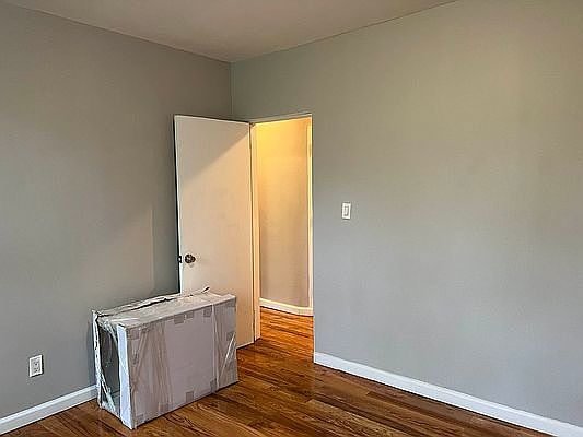 5th image of 421 E 114th St #4A